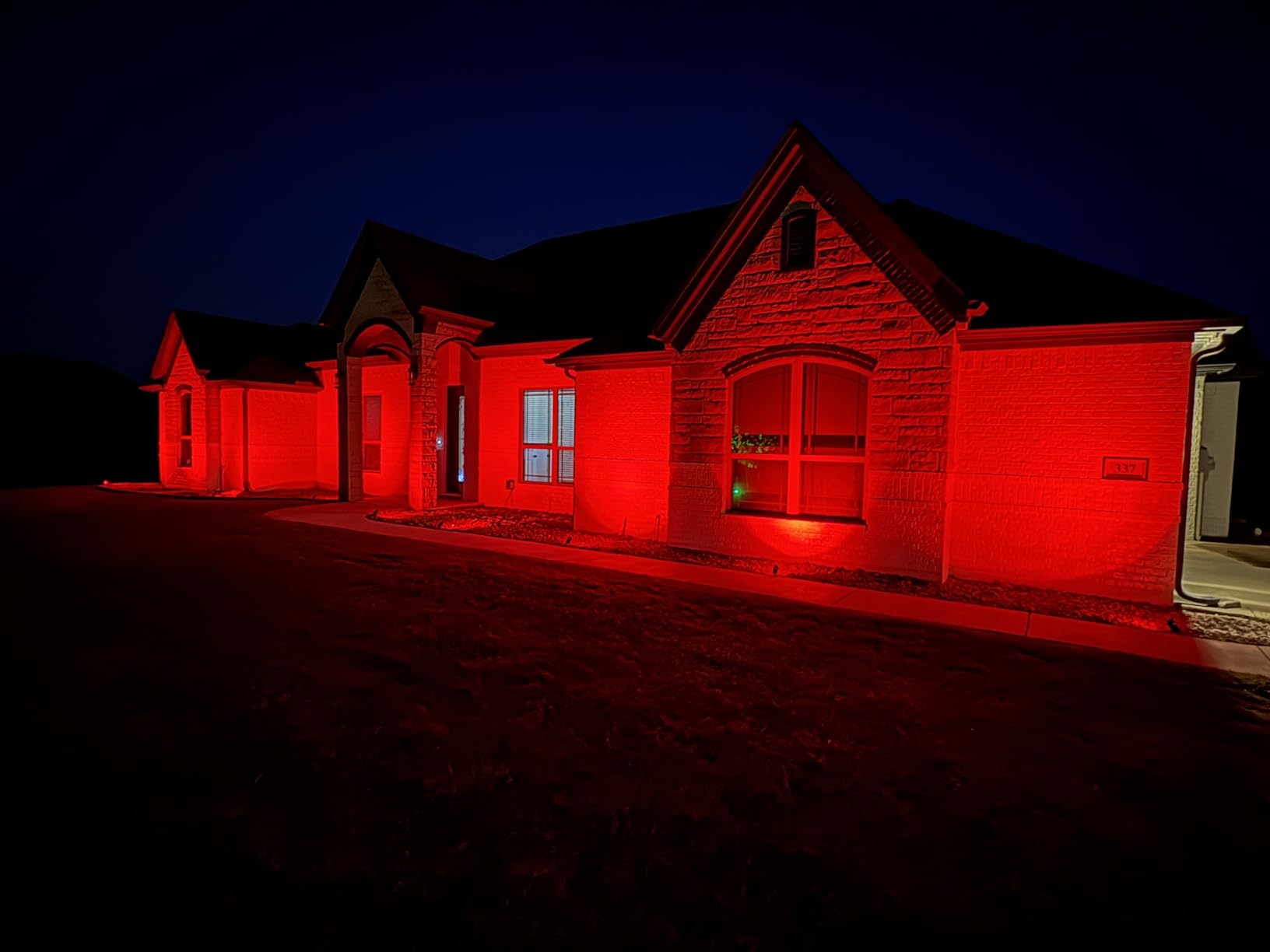 SUNVIE RGBW Landscape Lighting Kit with 300W Transformer, Waterproof, 12PCS customer photo 2