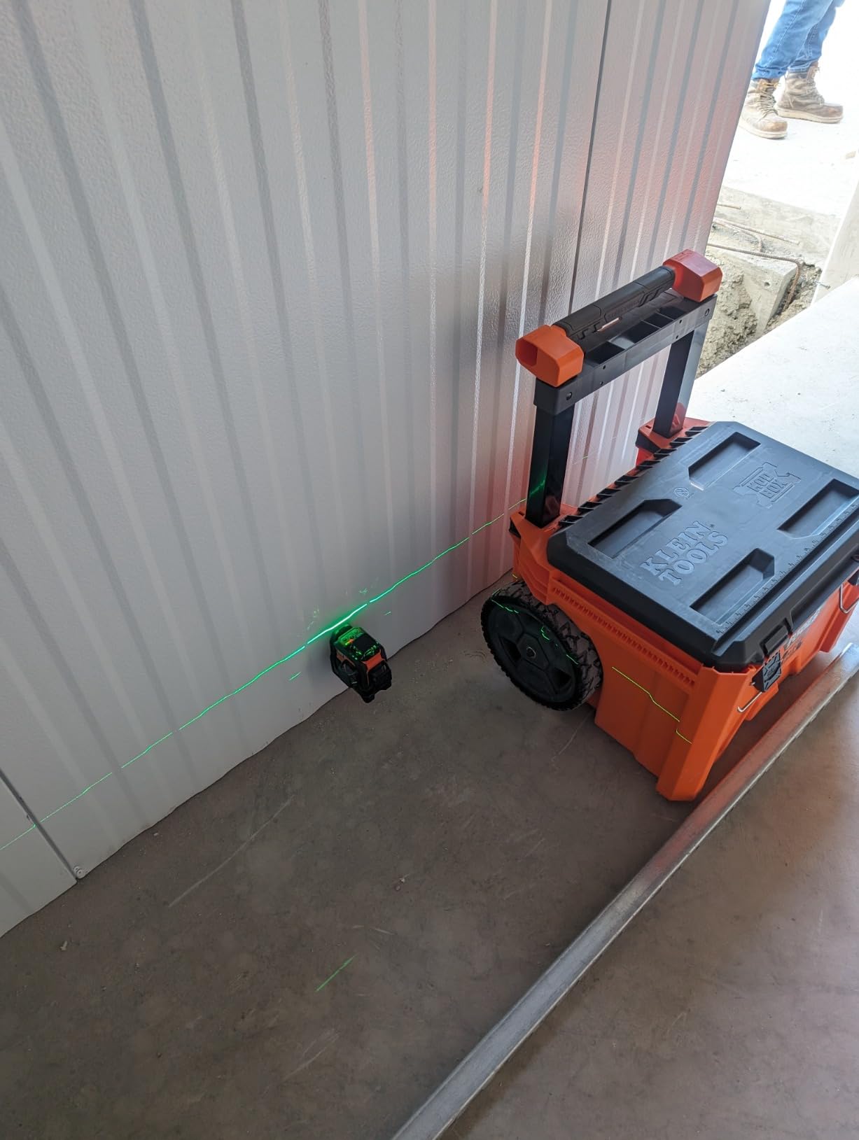 Klein Tools 93CPLG Compact Self-Leveling Laser Level, 100-Foot customer photo 1