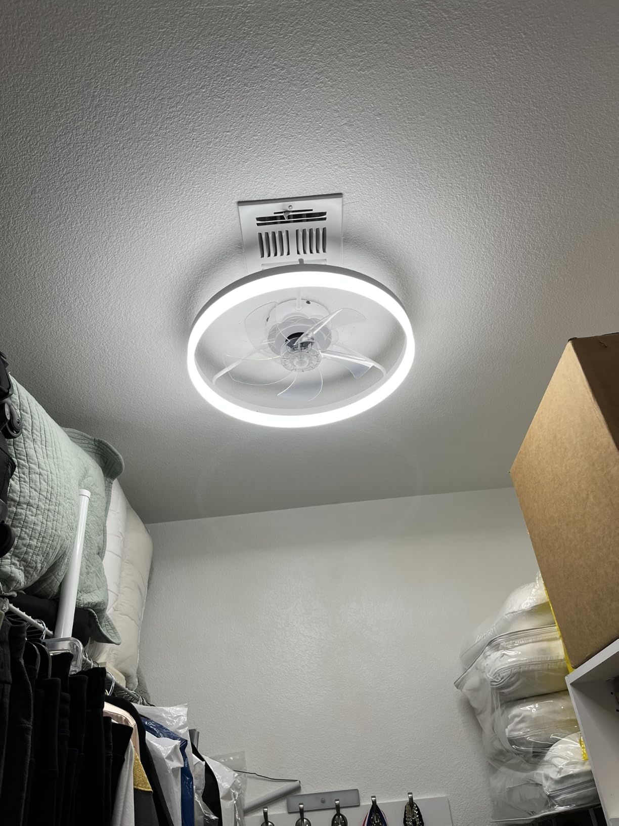 Fszdorj 20'' Low Profile Ceiling Fan with Light and Remote, Fandelier Black customer photo 2