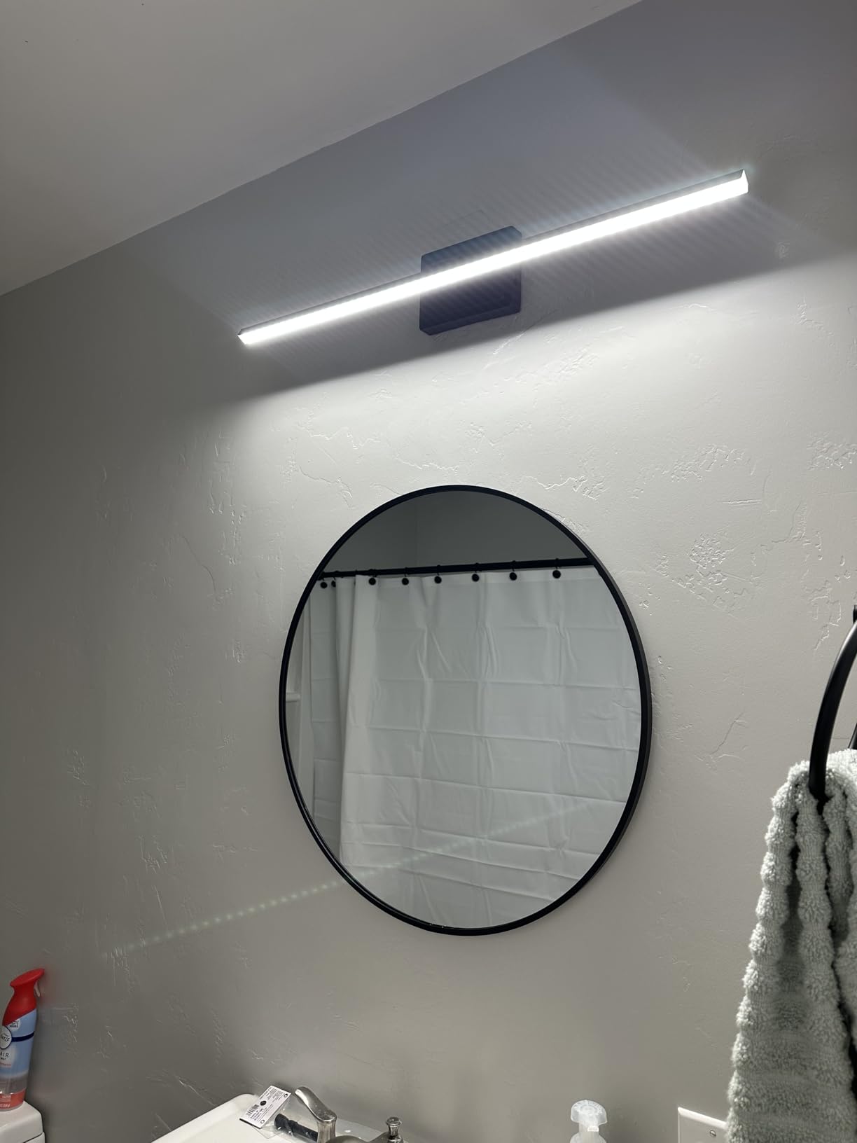 VOLISUN Modern Bathroom Vanity Light 48 inch, Rotatable, 30W Dimmable 5CCT Led Bathroom Light Fixture Over Mirror, Black Bar Vanity Light for Bathroom Mirror Cabinets-ETL Certificated customer photo 2