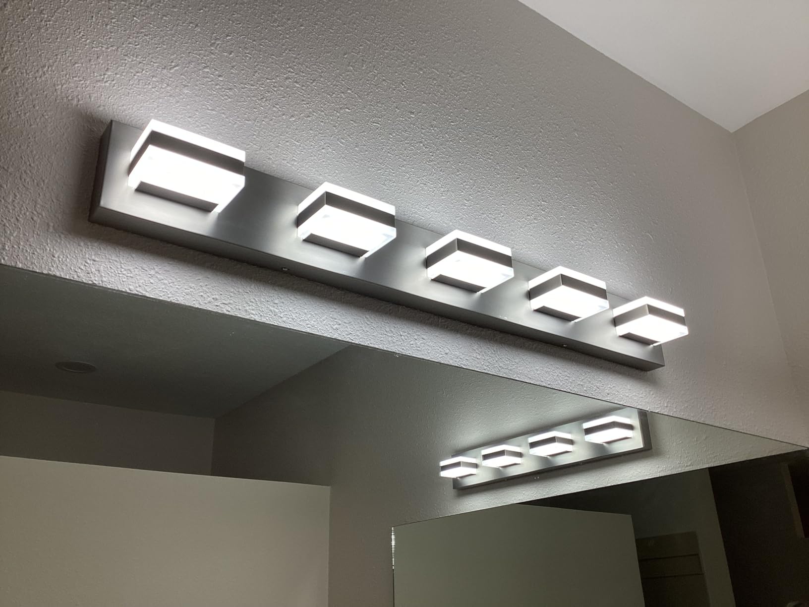 SOLFART Bathroom Vanity Lights Over Mirror Brushed Nickel Bathroom Light Fixture 3 Light Led Lights for Bathrooms Vanity Lights for Bath Nickel ETL Listed customer photo 1