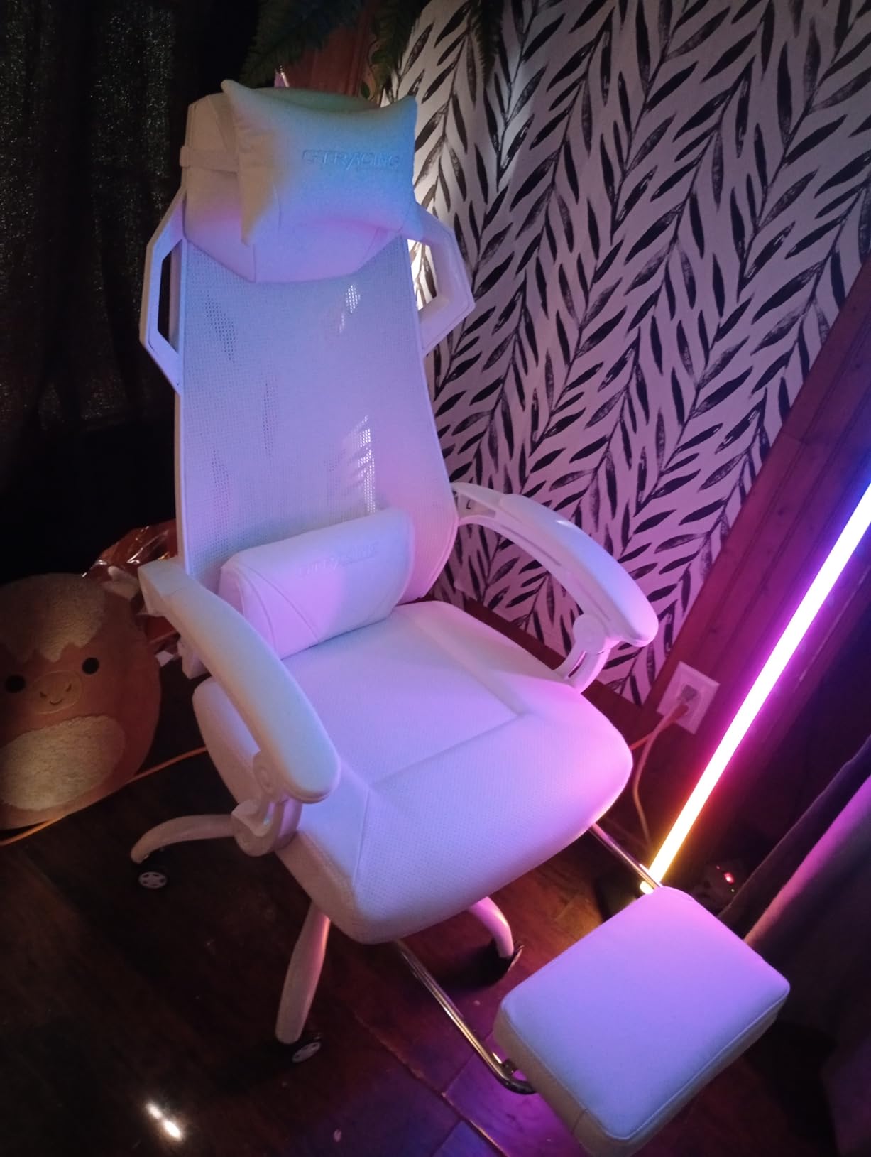 GTPLAYER Gaming Chair, Computer Chair with Mesh Back, Ergonomic Gaming Chair with Footrest, Reclining Gamer Chair with Adjustable Headrest and Lumbar Support for Gaming and Office (Black) customer photo 1