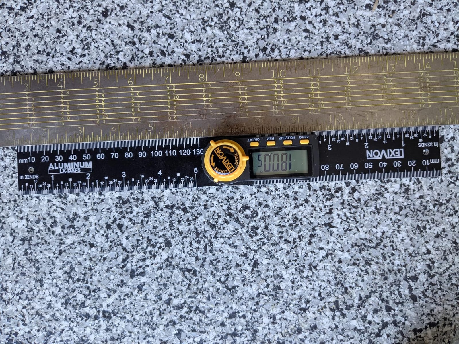 LEXIVON Aluminum Digital Angle Finder Gauge, 7-inch/180mm Multi-Purpose Protractor, Includes XL Display and Rugged Zippered Pouch (LX-DAF7) customer photo 2