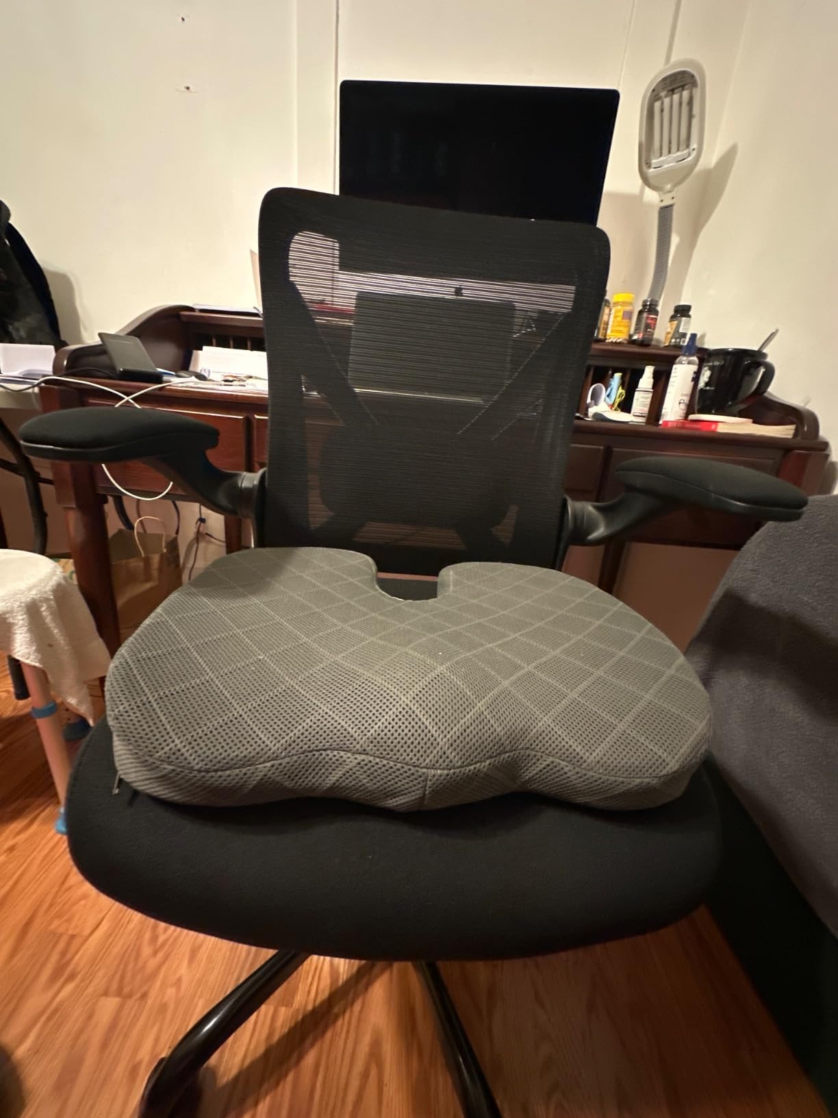 Office Chair: 330LBS Mesh Ergonomic Desk Chair Comfy with 3D Lumbar& Swivel customer photo 1