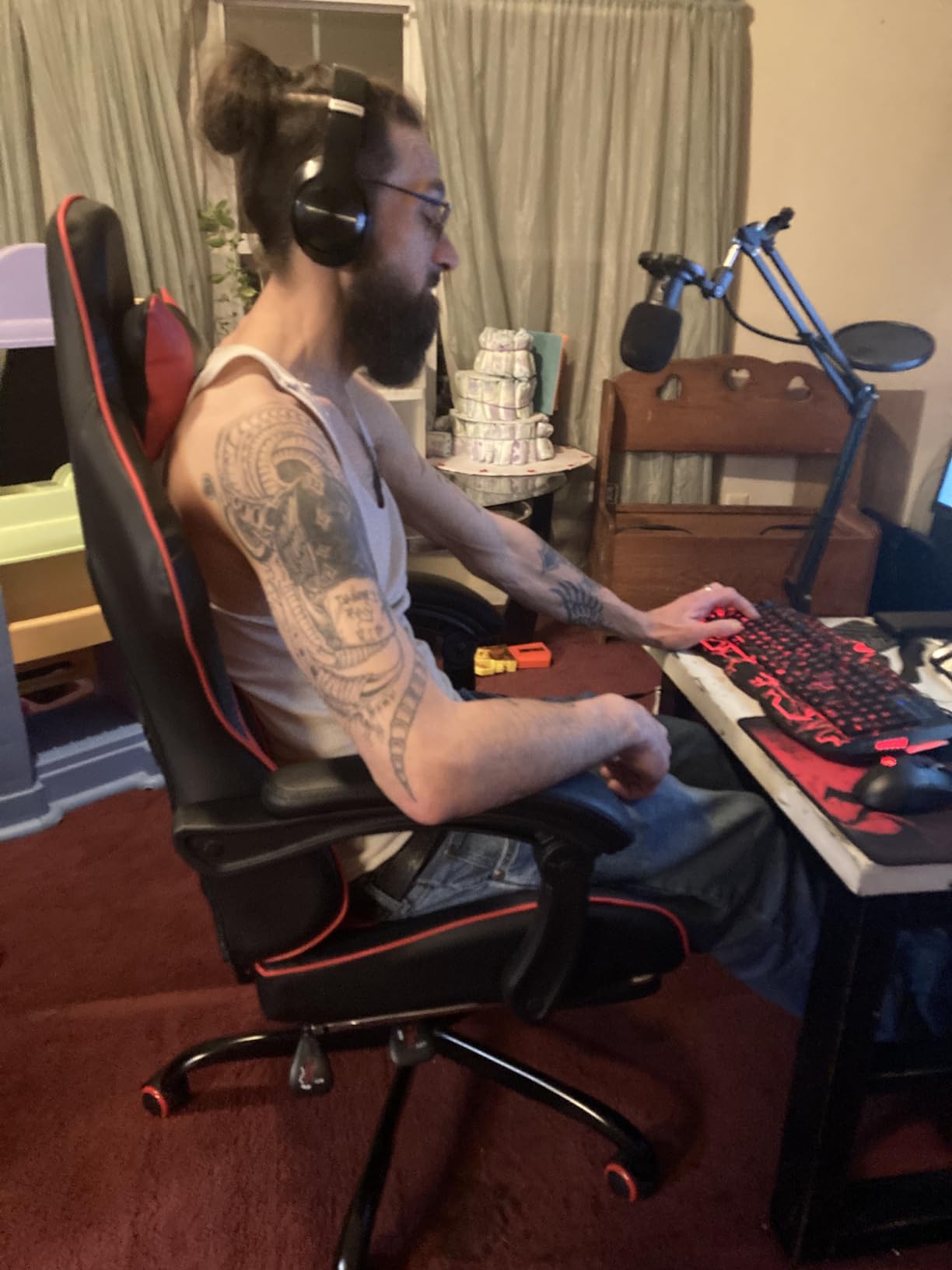 Homall Gaming Chair, Video Game Chair with Footrest and Massage Lumbar Support, Ergonomic Computer Chair Height Adjustable with Swivel Seat and Headrest (Dark Black) customer photo 2