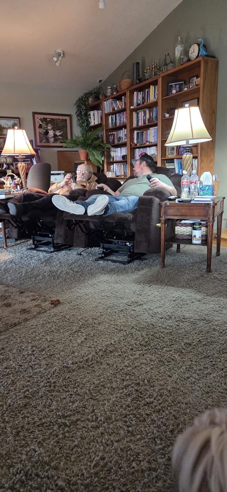 MCombo 3 Motor Lay Flat Power Lift Recliner for Elderly R7635 (Large-Wide) customer photo 2