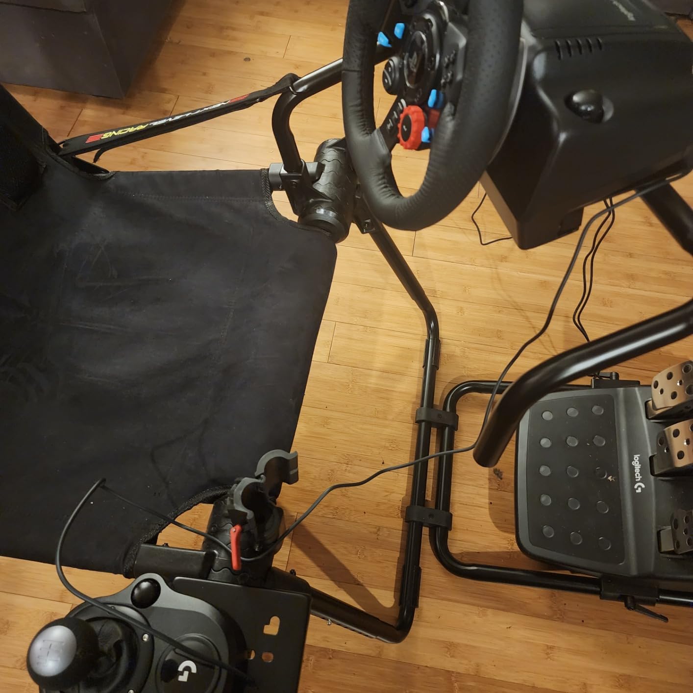 Next Level Racing GTlite Foldable Simulator Cockpit – Grey Edition (NLR-S021GR) customer photo 1