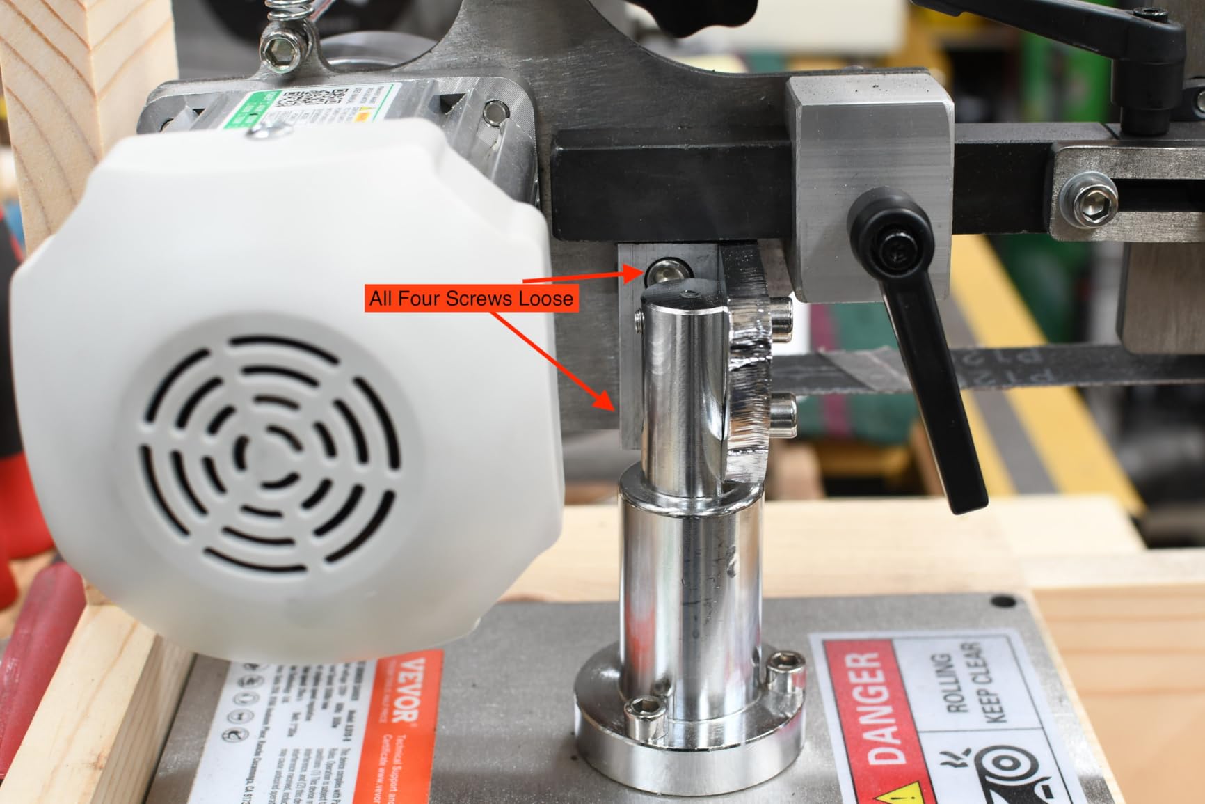 VEVOR Belt Grinder Sander, 30 x 1-Inch Variable Speed Belt Polisher with VFD, 550W Polishing Grinding Machine with 2 Grinding Moulds & 3PCS Sanding Belts for Metalworking, Knife Making customer photo 2