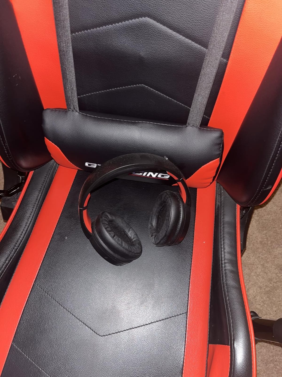 Acer 2.4Ghz Wireless Gaming Headset for Xbox Series X|S & Xbox One,Stable & 15ms Ultra-Low Latency,100Hr Battry, Bluetooth Gaming Headphones with Noise Canceling Mic for PS5,PC,Laptop, Mobile White customer photo 1