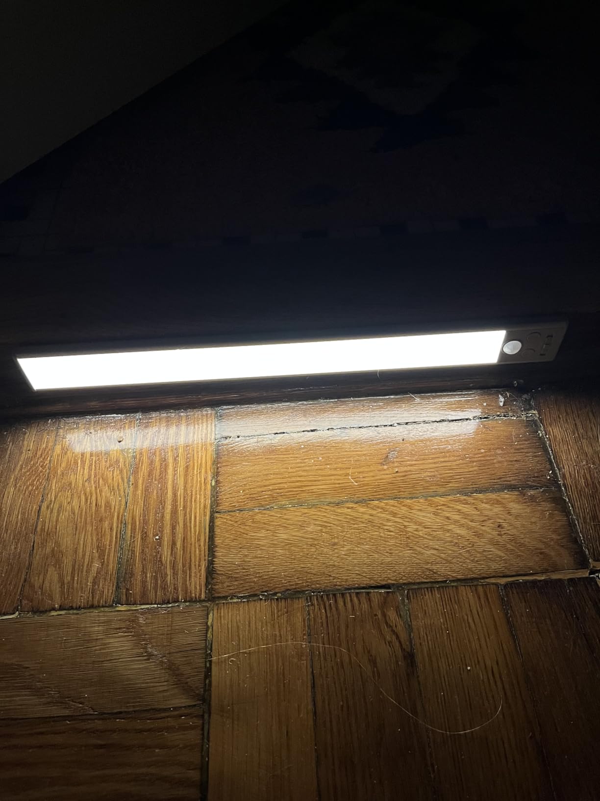 Gritin 10.2inch Under Cabinet Lighting Rechargeable 2 Pack customer photo 1
