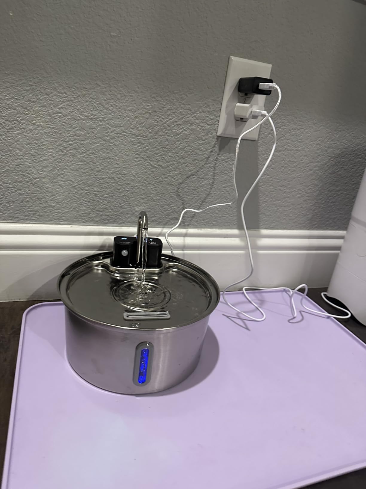 Tomxcute Wireless Cat Fountain 10 Filters -108oz Cordless Battery Operated customer photo 1