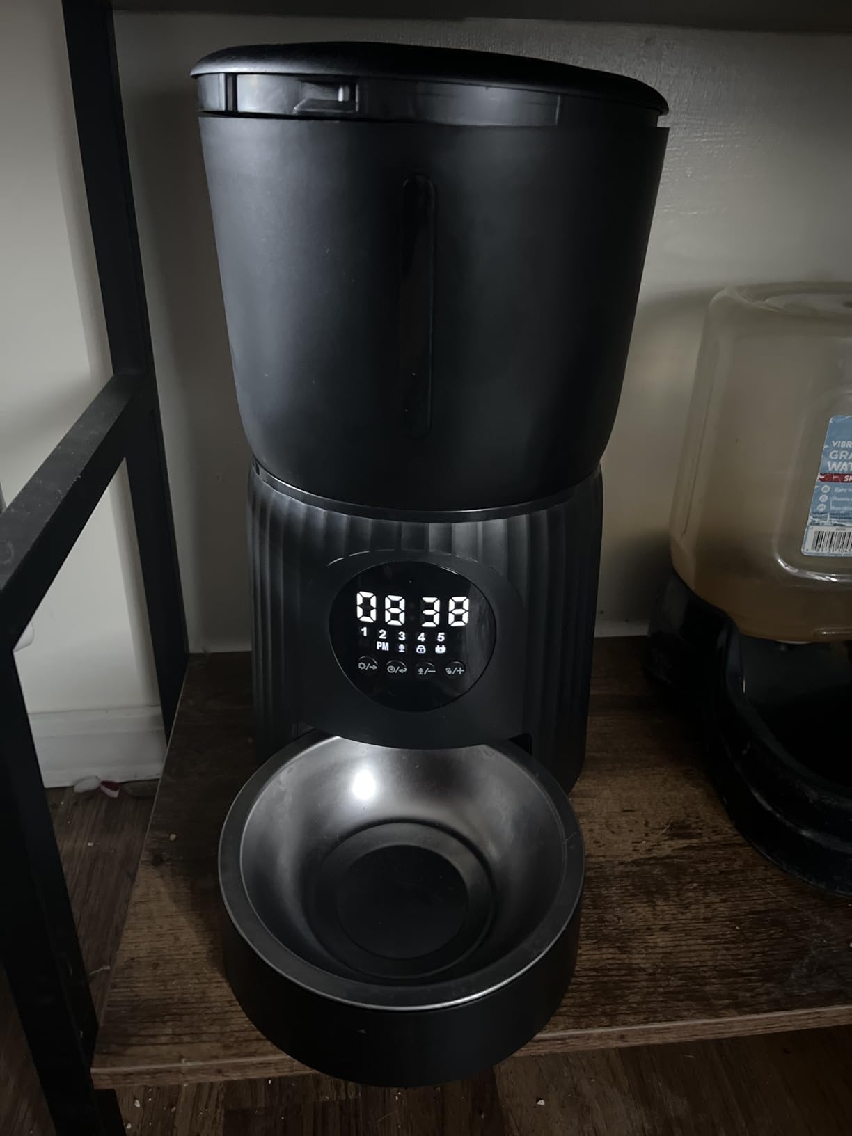 Faroro Automatic Cat Feeder, 4L Cat Food Dispenser with Portion Control, 1-6 Meals Per Day, 10s Voice Recording, Slow Feed, Dual Power Supply for Cats and Small Dogs (Black) customer photo 2