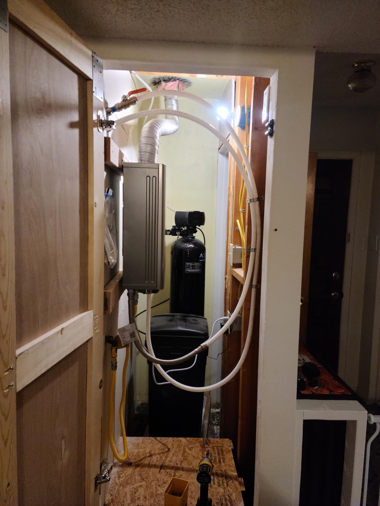 APUS Propane Tankless Water Heater, 140,000 BTU, Up to 6.8 GPM, Indoor customer photo 1