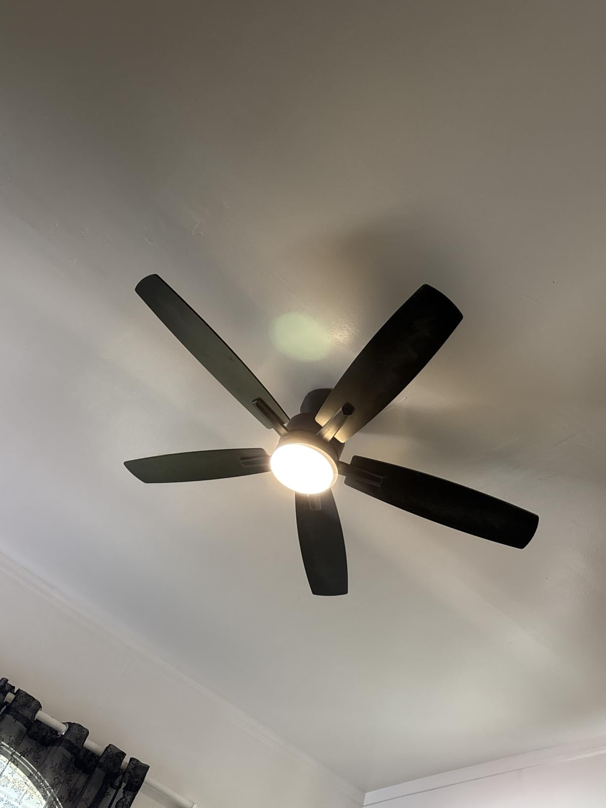 Ohniyou 42'' Low Profile Ceiling Fan with Lights, Remote/APP Control, Black customer photo 1