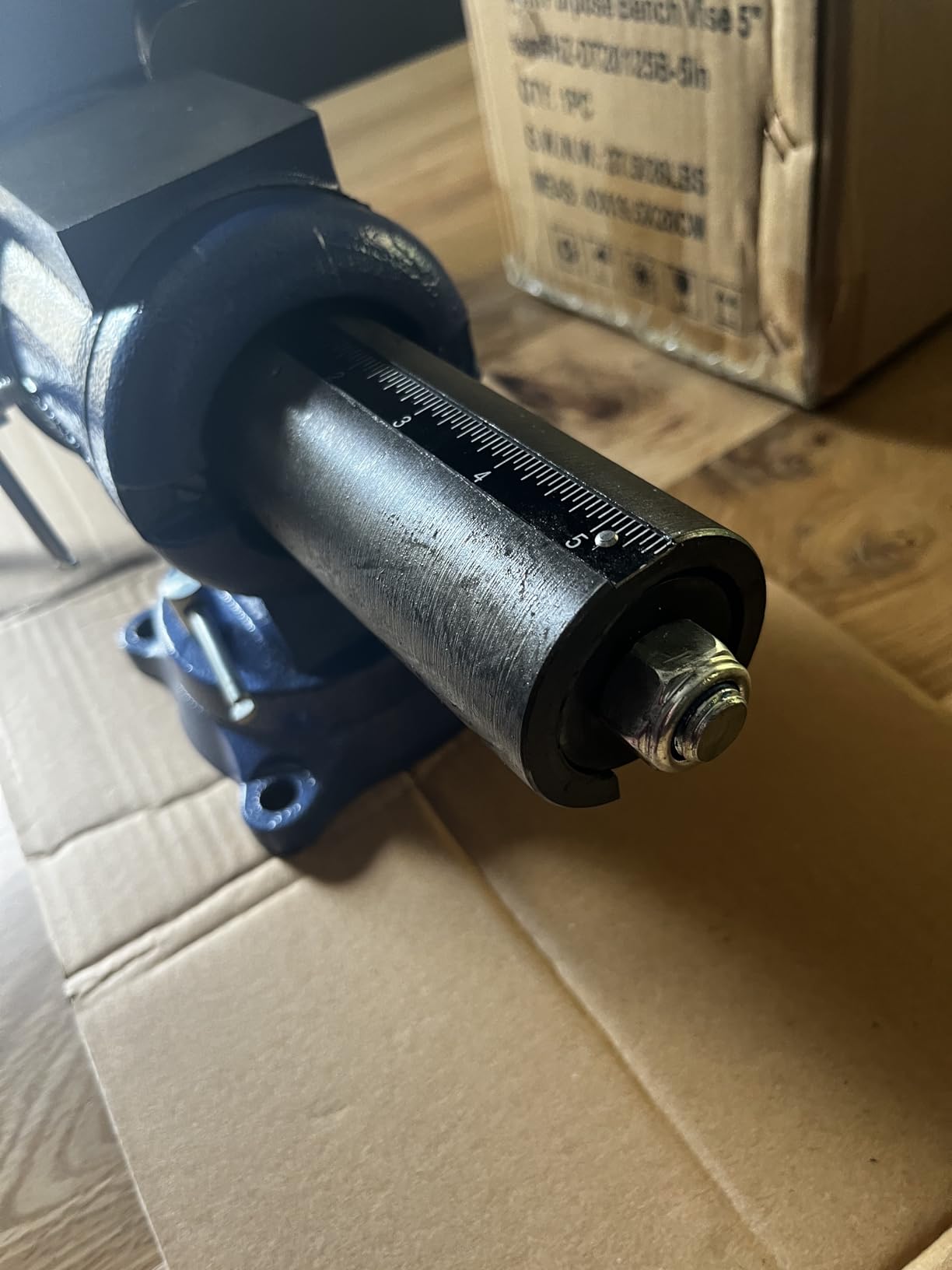8” Ductile Iron Bench Vise, 9900LB Clamping Force customer photo 1