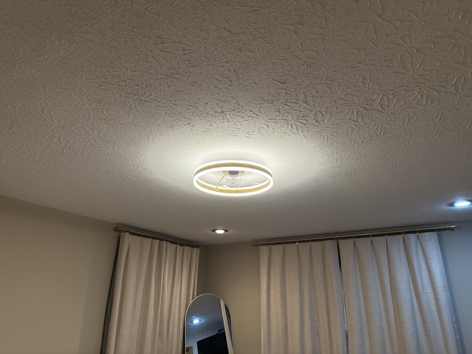 VOLISUN Low Profile Ceiling Fans with Lights and Remote, 27.6in Flush Mount Ceiling Fans with Light, 3000K-6500K Dimmable Fandelier LED Fan Light, White Bladeless Ceiling Fans with Lights for Bedroom customer photo 1