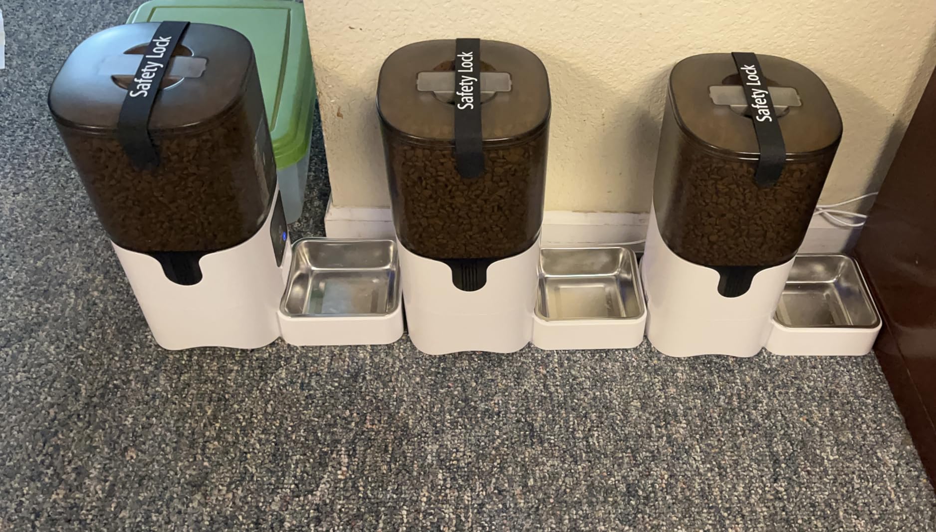 PAPIFEED Automatic Cat Feeder with App, WiFi Auto Cat Feeder, 6L Slow-Feed Cat Food Dispenser for Dry Food, Dual Power Supply Timed Pet Feeder for Small Dog, 10 Meals/Day, 12 Portions/Meal, Black customer photo 2