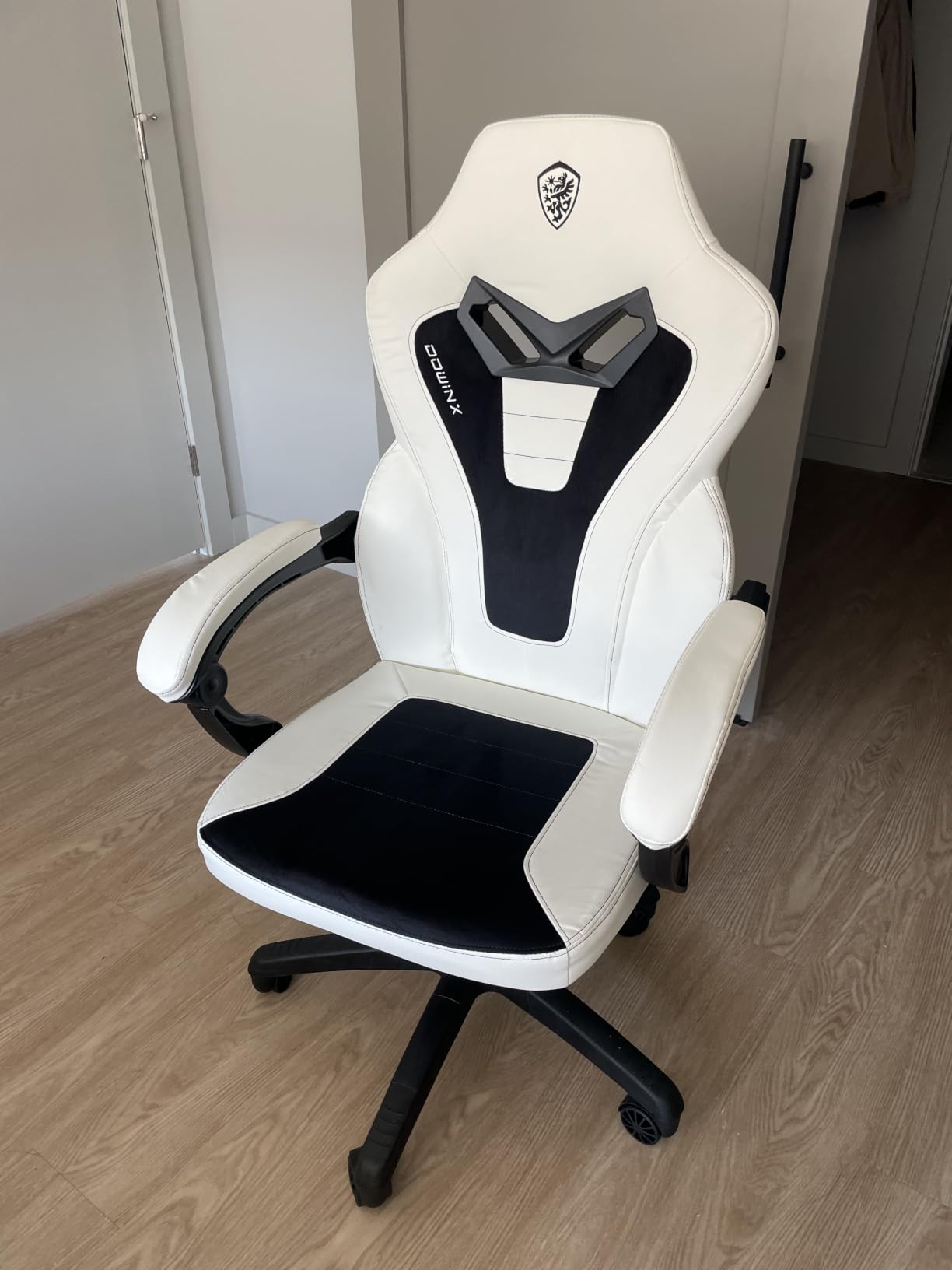 Dowinx Gaming Chair Fabric Big and Tall with Pocket Spring Cushion, Massage Game Chair Cloth with Headrest, Ergonomic Computer Chair with Footrest 350LBS customer photo 2